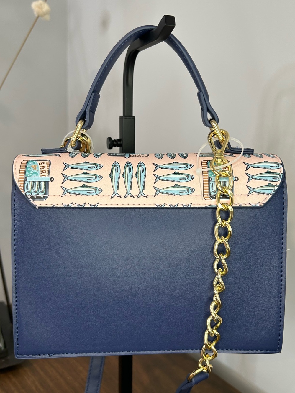 Betsey Johnson Sardine Tin Novelty Crossbody Bag Pink Navy Fish Charm Purse NWT - Picture 5 of 8